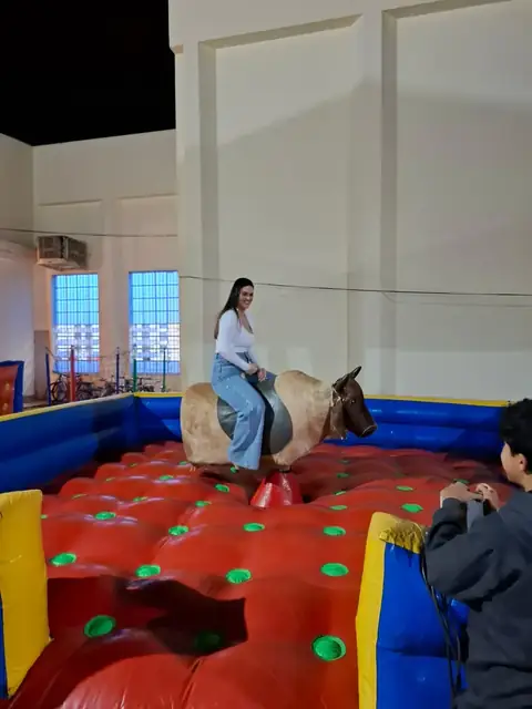 Touro mecânico em evento